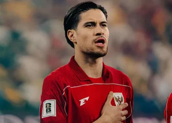 Kevin Diks jadi pemain Indonesia pertama di Bundesliga bersama Borussia Moenchengladbach. Bek ini bangga bisa mengukir sejarah baru. (Foto: instagram.com/kevindiks2)
