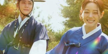 Simak sinopsis dan analisis Moon River, drama Korea tentang pertukaran jiwa antara putra mahkota dan pedagang, serta konflik istana yang mendalam. (Foto: Dok. MBC)