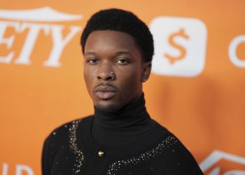 Perkembangan terbaru kasus Celeste Rivas mengungkap D4vd ditetapkan sebagai tersangka. Simak kronologi dan temuan investigasi terbaru. (Foto: Jordan Strauss/Invision/AP)