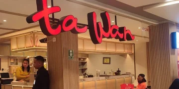 Pelanggan di Ta Wan Bali tak sengaja minum cairan pembersih yang dikira air mineral. Manajemen minta maaf dan berjanji perketat keamanan. (Foto: Pikiran Rakyat)