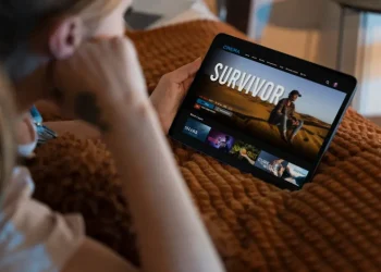 Hindari risiko malware dan pencurian data saat streaming film. Temukan platform legal yang aman dan mendukung industri kreatif Indonesia. (Foto: Freepik)