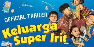 Sinopsis Keluarga Super Irit, film komedi Indonesia tentang strategi bertahan hidup hemat keluarga Sukaharta. Kini tayang di Netflix. (Foto: Disway)
