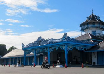 Sejarah Solo dan Surakarta berakar dari Desa Sala, pengaruh lidah Belanda, hingga pecahnya Mataram. Pelajari asal usul nama dan dinamika kerajaan yang berlangsung hingga 2025. (Foto: Shutterstock)