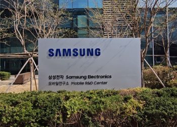 Samsung akan berinvestasi US$ 310 miliar (sekitar Rp 5,18 kuadriliun) dalam lima tahun ke depan untuk memperkuat ekosistem AI, termasuk pembangunan pabrik chip dan pusat data. (Foto: KOMPAS.com/ Galuh Putri Riyanto)