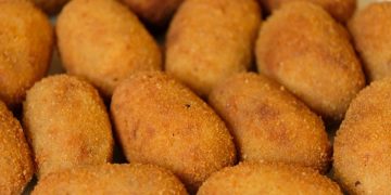 Kroket Kentang Isi Udang Sayuran — camilan renyah dan gurih, mudah dibuat 45 menit. Resep praktis untuk 29 buah, cocok untuk kumpul keluarga atau jualan. (Foto: PIXABAY/RALFGERVINK)