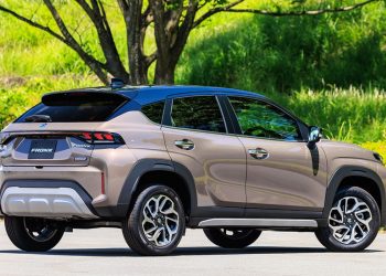 Suzuki mulai ekspor Fronx dan Satria dari Indonesia, target 180 ribu unit hingga 2027, perkuat posisi Indonesia di pasar otomotif global. (Foto: car.watch.impress.co.jp)