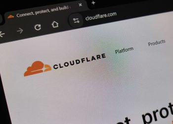 Cloudflare berjanji kooperatif dengan Komdigi untuk pendaftaran PSE dan penguatan moderasi konten terkait situs judi online di Indonesia. (Foto: Kompas.com/BILL CLINTEN)