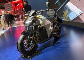 Honda WN7 resmi diperkenalkan di EICMA 2025 dengan desain frameless unik, tenaga setara 600 cc, dan jarak tempuh 140 km per pengisian penuh. (Foto: Kompas.com/Aditya)