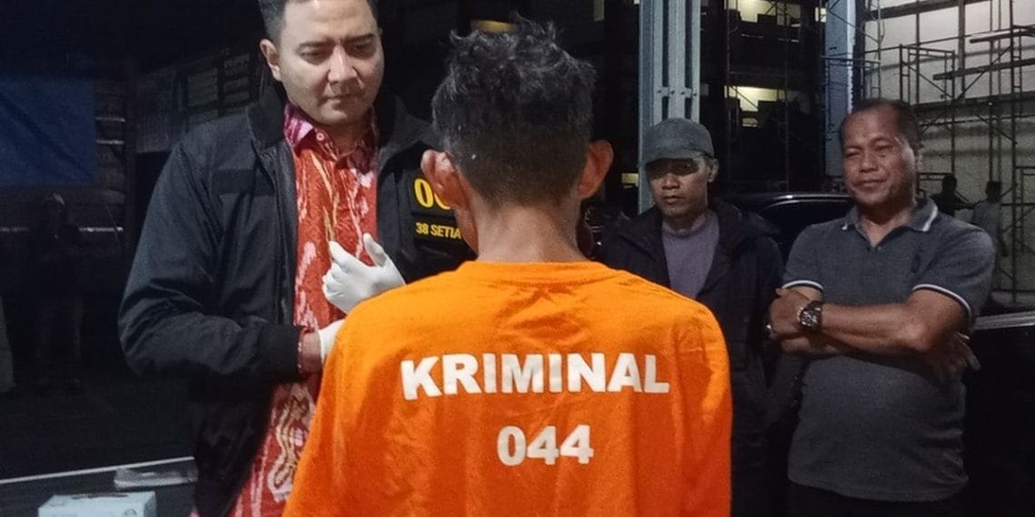 Pesta Miras di Gowa Berujung Tragis, Mertua Nekat Bacok Menantu Cekcok saat pesta miras di Gowa berujung tragis. Seorang mertua membacok menantunya sendiri hingga luka parah. Polisi segera menangkap pelaku. (Foto: KOMPAS.COM/ABDUL HAQ YAHYA MAULANA T.)