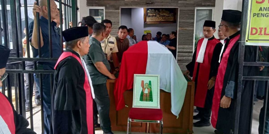 Hakim PN Palembang Raden Zaenal Arief ditemukan meninggal di kamar kos. Petugas keamanan menjadi pihak pertama yang mengetahui kondisinya. (Foto: Dokumentasi Pengadilan Negeri Palembang)