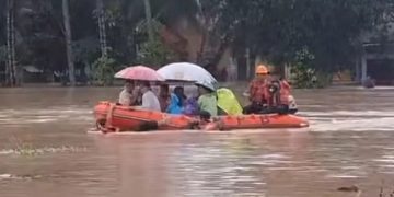 Sumbar menetapkan tanggap darurat banjir selama 14 hari. BMKG mengingatkan potensi cuaca ekstrem masih berlanjut akibat bibit siklon tropis 95B. (Foto: ANTARA/HO-BPBD Padang Pariaman)