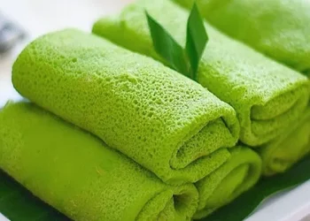 Resep Dadar Gulung Pandan lembut isi kelapa, praktis dan hemat — panduan lengkap langkah demi langkah untuk camilan harum penuh nostalgia.