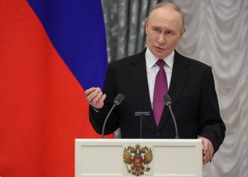 Presiden Vladimir Putin menyatakan dukungannya terhadap usulan pelarangan penuh penjualan vape di Rusia demi menjaga kesehatan masyarakat. (Foto: Reutres)