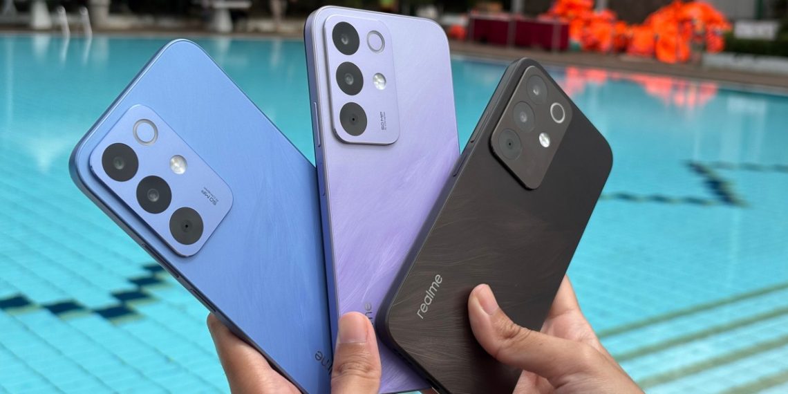 Realme C-Series Kembali Unjuk Durabilitas dengan Rekor Global Baru Realme kembali mencatatkan rekor dunia melalui C85 series. Simak inovasi durabilitas dan strategi terbaru Realme untuk memperkuat lini C-series di Indonesia. (Foto: gizmologi.id)