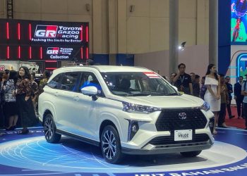 Toyota Veloz Hybrid resmi hadir di Indonesia, MPV hybrid termurah dengan harga pre-booking Rp 299 juta hingga Desember 2025. (Foto: Antara)