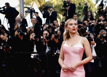 Scarlett Johansson resmi membintangi The Exorcist reboot garapan Mike Flanagan. Film ini disebut menjadi interpretasi baru yang radikal dari karya horor klasik 1973. (Foto: REUTERS/Yara Nardi)