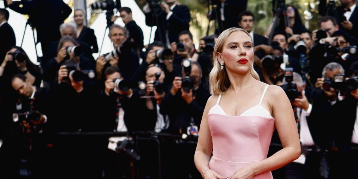 Scarlett Johansson resmi membintangi The Exorcist reboot garapan Mike Flanagan. Film ini disebut menjadi interpretasi baru yang radikal dari karya horor klasik 1973. (Foto: REUTERS/Yara Nardi)