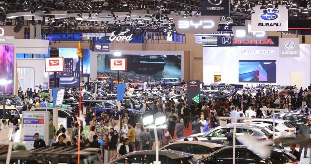 GJAW 2025 hadir 21–30 November di ICE-BSD City, Tangerang, dengan lebih dari 80 merek otomotif, area luas, dan hiburan seru untuk keluarga. (Foto: autojago.com)