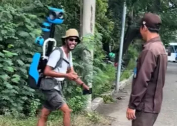 Viral petugas Google Maps keliling gang, warga penasaran cara daftar dan gajinya. Simak langkah lengkap jadi kontributor Street View di sini. (Foto: Tangkapan Layar)