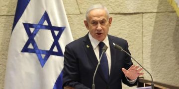 Netanyahu menegaskan Israel akan terus menyerang Hamas dan Hizbullah, termasuk serangan ke Lebanon dan Gaza, meski gencatan senjata masih rapuh. (Foto: EPA)