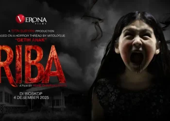 Film Riba menggabungkan horor dan kritik sosial, mengangkat jeratan utang dan ritual pesugihan yang menegangkan bagi keluarga. (Foto: filmpt.com)