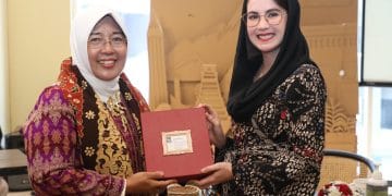 Dekranasda Jatim meluncurkan DEKS di Surabaya sebagai ruang kreatif UMKM untuk mendukung regenerasi dan kolaborasi industri kerajinan. (Foto: dok.humasjatim)