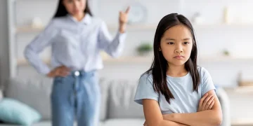 Pakar menjelaskan pentingnya anak berani bersuara demi kesehatan mental dan kepercayaan diri, serta bagaimana orangtua bisa mengarahkan tanpa memaksa kepatuhan. (Foto: Halodoc)