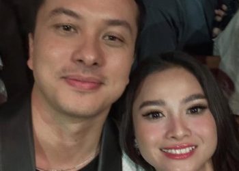 Acha Septriasa membagikan selfie bersama Nicholas Saputra dan mengungkap nostalgia dua dekade lalu yang langsung mencuri perhatian publik. (Foto: Instagram/@septriasaacha)