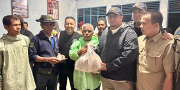 Andre Rosiade menyalurkan bantuan makanan, dana, dan alat berat untuk warga terdampak banjir dan longsor di Padang. Aksi cepat ini membantu meringankan beban pengungsi. (Foto: Andre Rosiade)