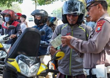 Operasi Zebra Jaya 2025 akan digelar 17-30 November untuk menekan pelanggaran dan kecelakaan lalu lintas. Pelanggaran kasatmata akan langsung ditilang. (Foto: Tirto.id)