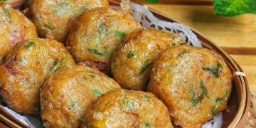 Perkedel Kentang 1 Telur, resep rumahan mudah, empuk di dalam dan tak mudah hancur. Trik putih telur & kentang digoreng untuk hasil sempurna. (Foto: Tokopedia)