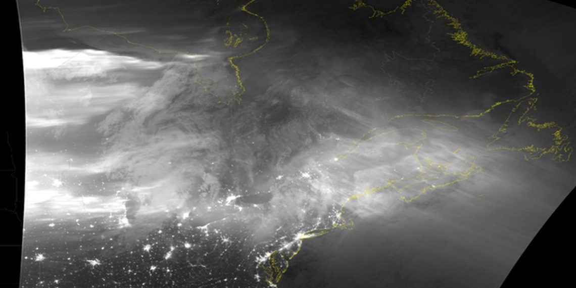 BMKG memastikan badai geomagnetik global tidak berdampak besar bagi Indonesia karena perlindungan alami magnetosfer di wilayah ekuator. (Foto: NOAA)