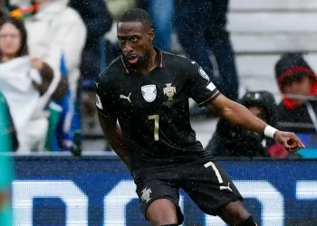 Carlos Forbs debut di Timnas Portugal dengan nomor punggung 7 Ronaldo. Penampilan pertamanya berakhir dengan kemenangan besar Portugal 9-1. (Foto: leonino.pt)
