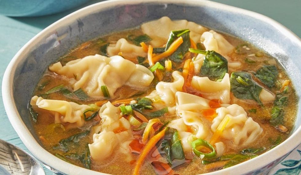 Resep Dumpling Bowl hangat, gurih, dan anti ribet. Semua isi dumpling dalam satu mangkok tanpa perlu bungkus satu-satu. Praktis, hemat waktu, dan cocok untuk keluarga.