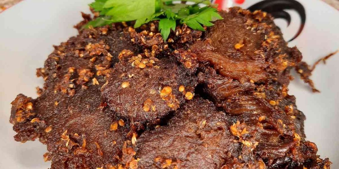 Tips Empal Daging Sapi Lezat, Lembut, dan Bumbu Meresap Resep empal daging sapi lezat, anti alot, dan bumbu meresap. Cocok jadi menu makan malam spesial keluarga. (Foto: Tokopedia)
