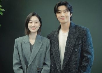 Won Ji An berbagi kisah romansa dengan Park Seo Joon di drama baru Surely Tomorrow yang tayang Desember 2025. (Foto: Dok. JTBC)