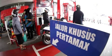 Permintaan tinggi BBM nonsubsidi seperti Pertamax Turbo mendorong Pertamina untuk menambah pasokan lewat impor, sementara stok subsidi masih aman. (Foto: Balpos.com)