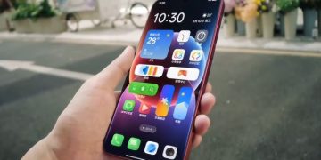 Oppo memperkenalkan teknologi baru di ColorOS 16 untuk menjaga performa ponsel tetap cepat meski dipakai bertahun tahun, lengkap dengan uji penuaan hingga 72 bulan. (Foto: Youtube/Sparrows News)