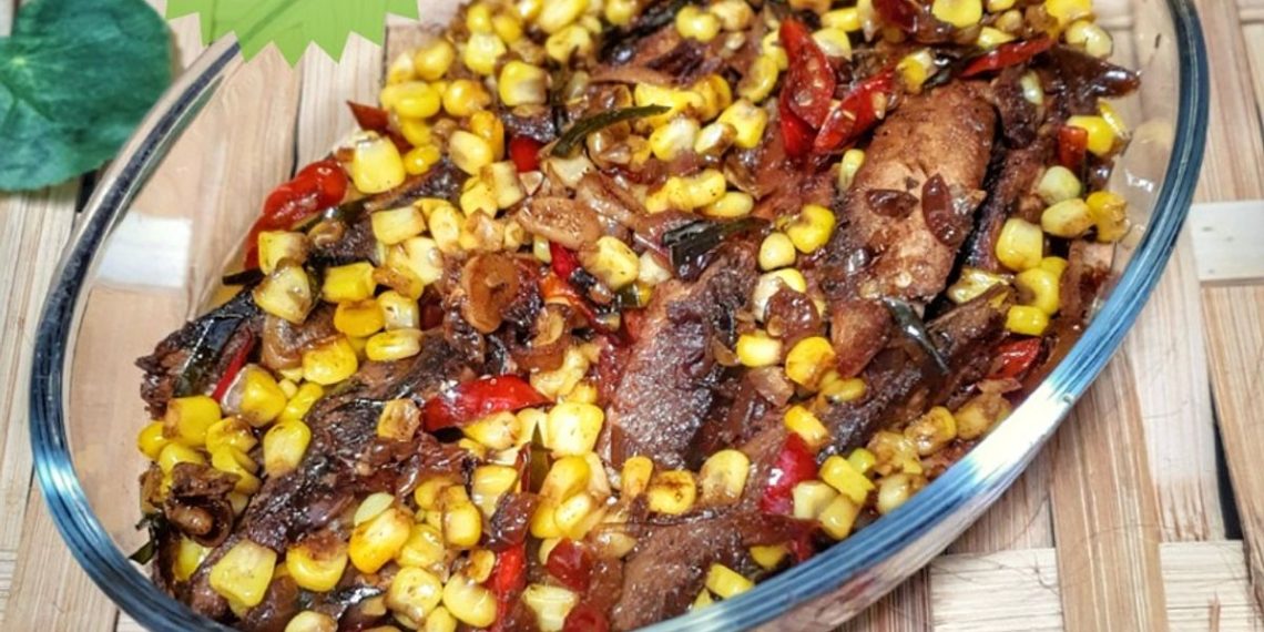 Resep Tumis Tongkol Jagung Kemangi yang gurih wangi, praktis 30 menit, dan bikin nambah nasi terus. Cocok untuk menu hemat akhir bulan! (Foto: Cookpad)