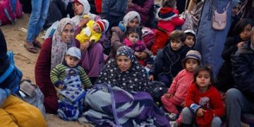 Kemenlu Palestina menuduh Israel menjual warga Gaza ke Afrika Selatan melalui kelompok misterius, menyebutnya sebagai perdagangan manusia. (Foto: REUTERS/Mohammed Salem)