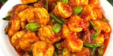 Resep Udang Balado Petai — pedas, harum petai, siap dalam 45 menit; panduan lengkap langkah demi langkah untuk makan malam keluarga yang menggoda. (Foto: Sweetrip.id)