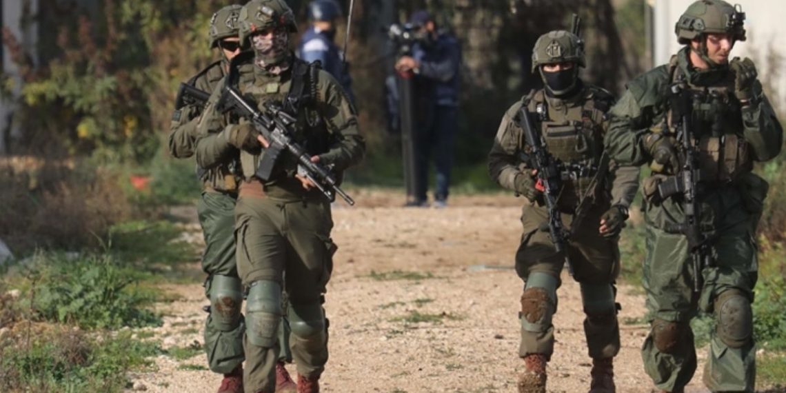 Intelijen AS mengungkap dugaan tentara Israel menggunakan warga Palestina sebagai tameng manusia selama operasi militer di Jalur Gaza. (Foto: Anadolu/py)