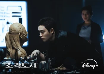 Strategi gelap Ahn Yo Han mengungkap bagaimana kekuasaan dan teknologi mampu menciptakan pelaku palsu dalam drama The Manipulated. (Foto: dok. Disney+/The Manipulated)