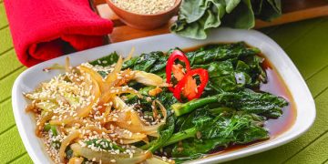 Resep Tumis Baby Kailan Sukiyaki, menu sehat praktis 30 menit dengan rasa gurih wangi dan tekstur renyah segar. Cocok untuk makan malam hemat dan bergizi! (Foto: Dapur Kobe)