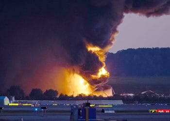 Tim NTSB menemukan black box pesawat kargo UPS yang jatuh di Kentucky dan menewaskan 11 orang. Data penerbangan akan segera dianalisis. (Foto: abcnews.go.com)