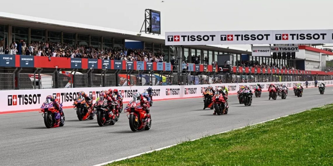 Jadwal Lengkap Sprint Race MotoGP Portugal 2025 dan Link Streaming Resminya Sprint race MotoGP Portugal 2025 digelar Sabtu pukul 22.00 WIB. Simak jadwal lengkap dan cara menonton siaran langsungnya di sini. (Foto: blackxperience.com)