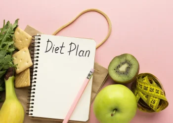 Riset terbaru menemukan diet vegan lebih efektif menurunkan berat badan dibanding diet Mediterania. Simak hasil studi dan penjelasan ilmuwannya. (Foto: nderma.id)