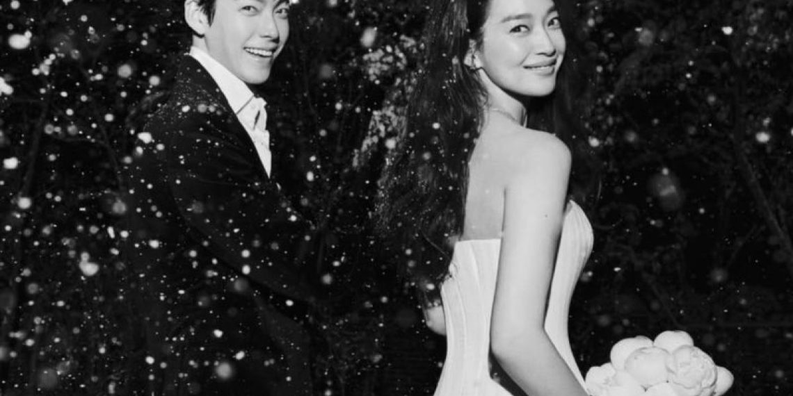 Kim Woo-bin dan Shin Min-ah resmi menikah dalam upacara tertutup di Seoul setelah hampir satu dekade menjalin hubungan. (Foto: Instagram @ament_official)
