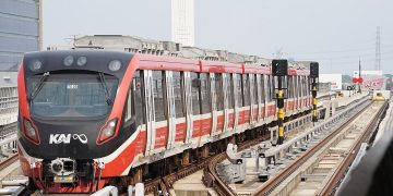 LRT Jabodebek menerapkan tarif spesial akhir pekan selama libur Natal dan Tahun Baru dengan tarif maksimal Rp 10 ribu. Simak jadwal dan aturan lengkapnya di sini. (Foto: Wikipedia)