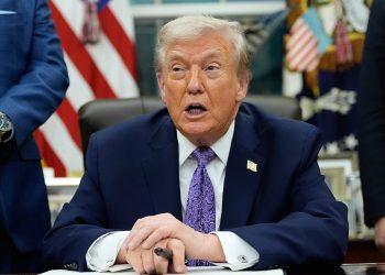 Presiden Donald Trump memerintahkan serangan balasan ke ISIS di Suriah usai tiga warga Amerika tewas di Palmyra. (Foto: The Associated Press)